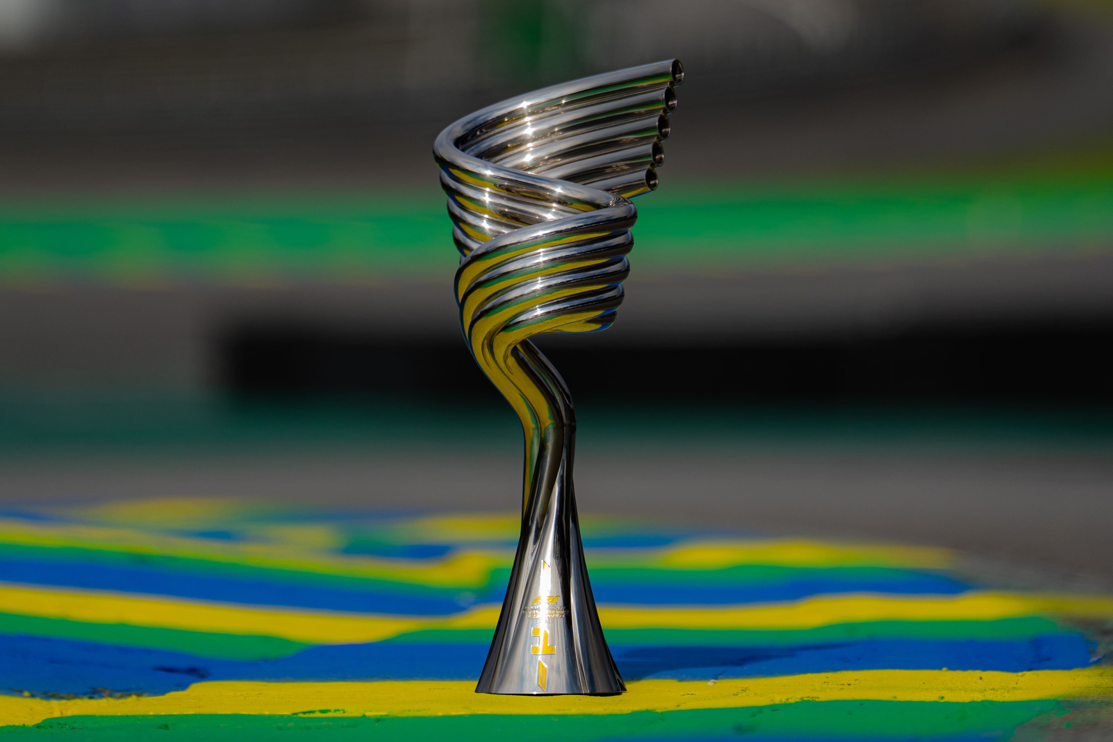 Jornal O candeeiro | Troféu do GP São Paulo de F1 é inspirado no som ...